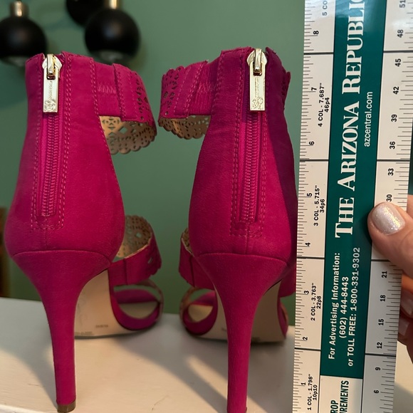 ECU 3.5 inch fuschia open toe heels - Picture 4 of 5